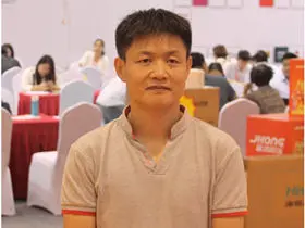 侯立宝:青岛基鸿家居集团副总裁