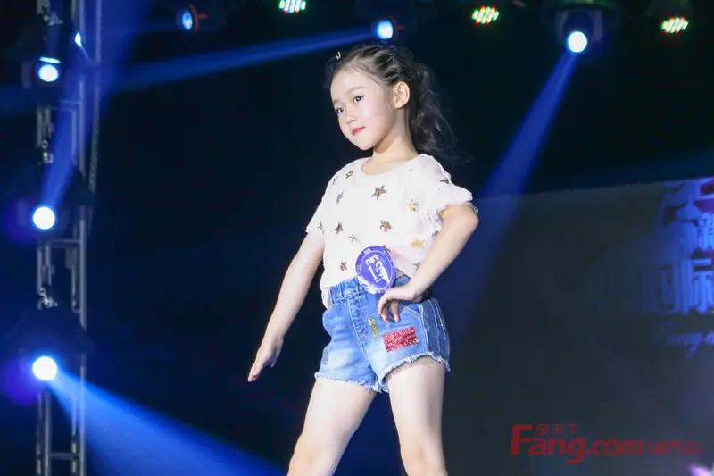 万科红树东岸新丝路国际少儿模特决赛上演modelstyle!