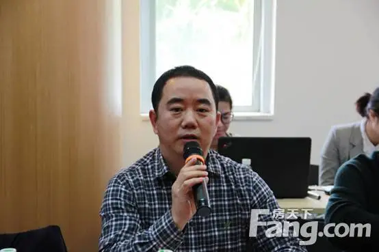 龙华地产董事长_龙华烈士陵园