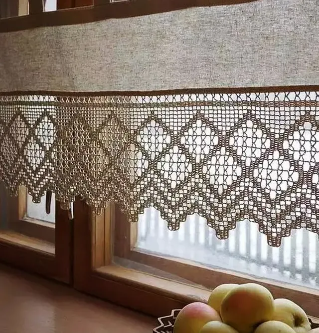 太有才了用毛线钩编窗帘我还是第一次见